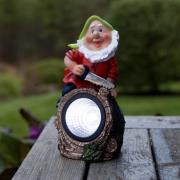 LED-solcellelampe Gnomy farverig/rød plast 21 cm skovhugger