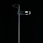 Oluce gulvlampe Spider, sort/krom, metal, aluminium