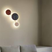 MARSET LED-væglampe Caramel, brun, Ø 28 cm, TRIAC, glas