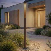 Lindby LED-gadelampe Fjorya, højde 90 cm, brun, IP65