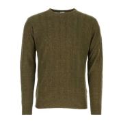 Stilfuld militærgrøn linsweater