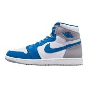 Retro High OG True Blue Sneakers