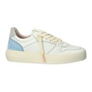 Sporty Feminine Sneaker med Unikt Touch