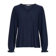 Feminin Navy Bluse med Broderie Anglaise