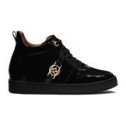 Suede sneakers med lakerede elementer