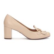 Beige stiletto pumps med tassels og en kæde