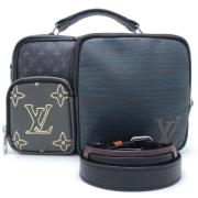 Pre-owned Canvas crossbody-tasker