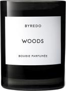 BYREDO FC Woods Kvindeduft 240GR - Duftlys hos Magasin