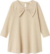 Name It Nmfrnanna LS Dress Str 92 - Frosted Almond Kjoler hos Magasin