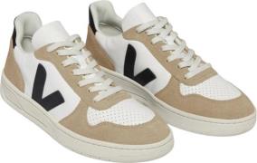 Veja V10 Kvinde Extra-white_Black_Sahara Sneakers Str 40 - hos Magasin